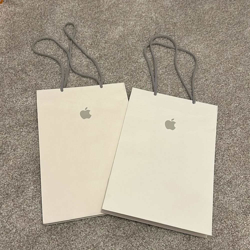 Bundle of two Apple gift bags